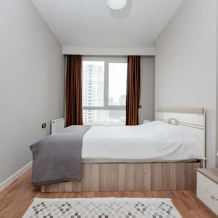 High Floor Lux * Provincia di Istanbul